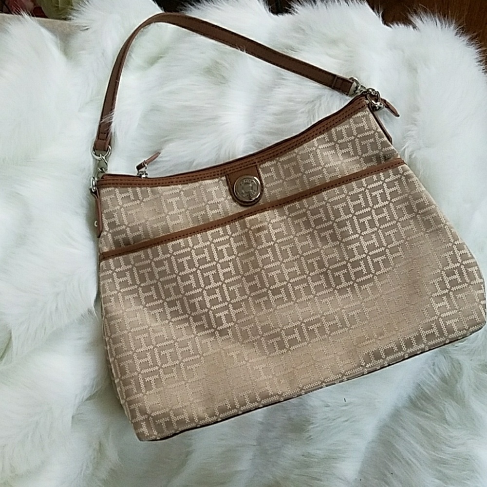 ● Tommy Hilfiger shoulder bag ●